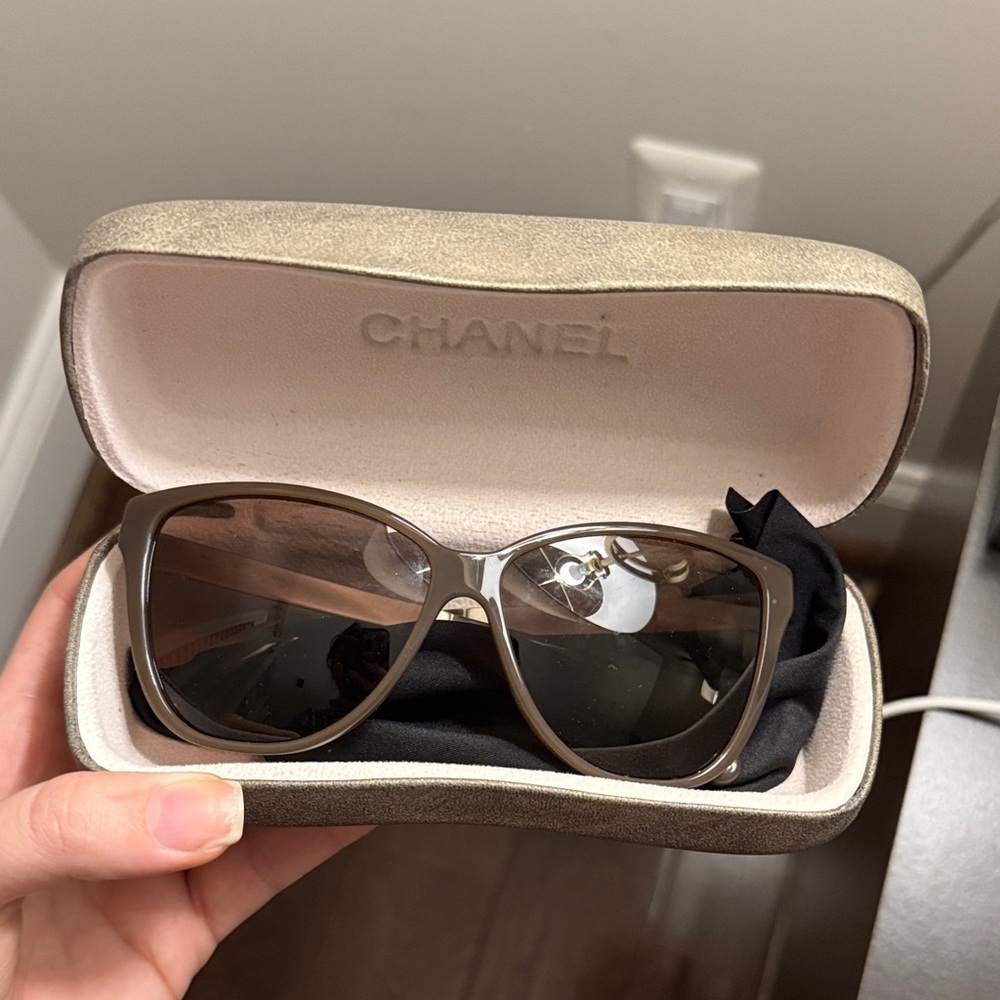 Chanel sunglasses - Picture 6 of 7